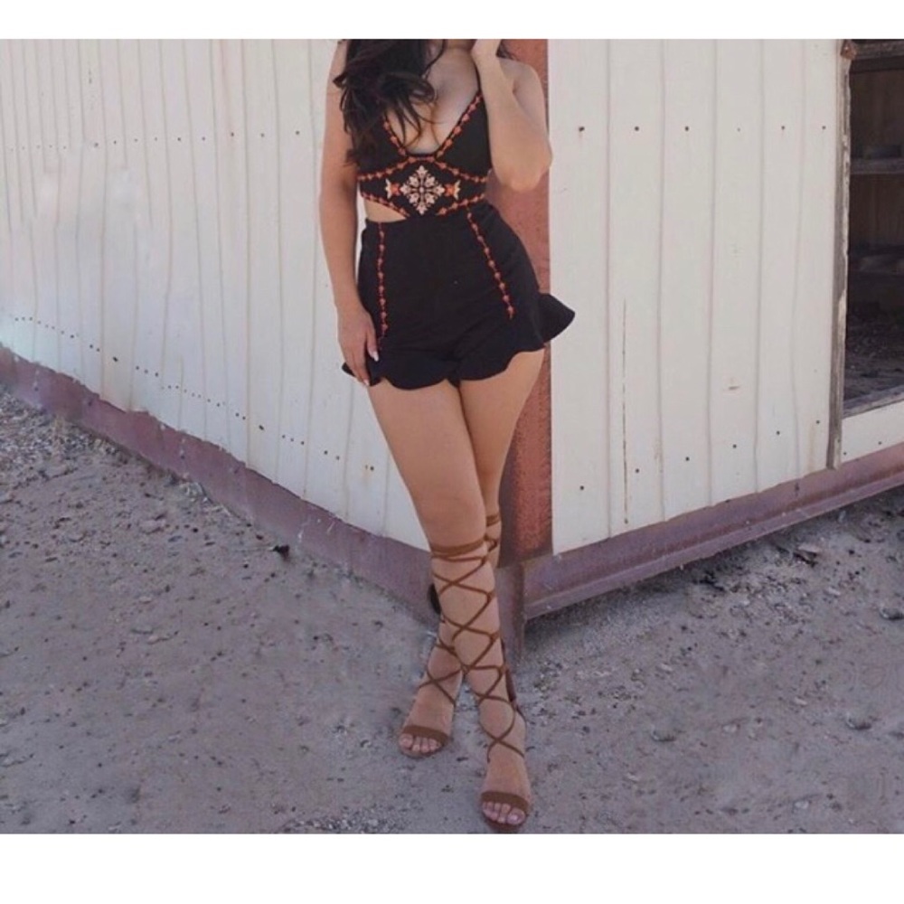 Fashion nova navy romper